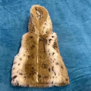Reversible faux fur vest. Children’s place 5 6. Leopard print